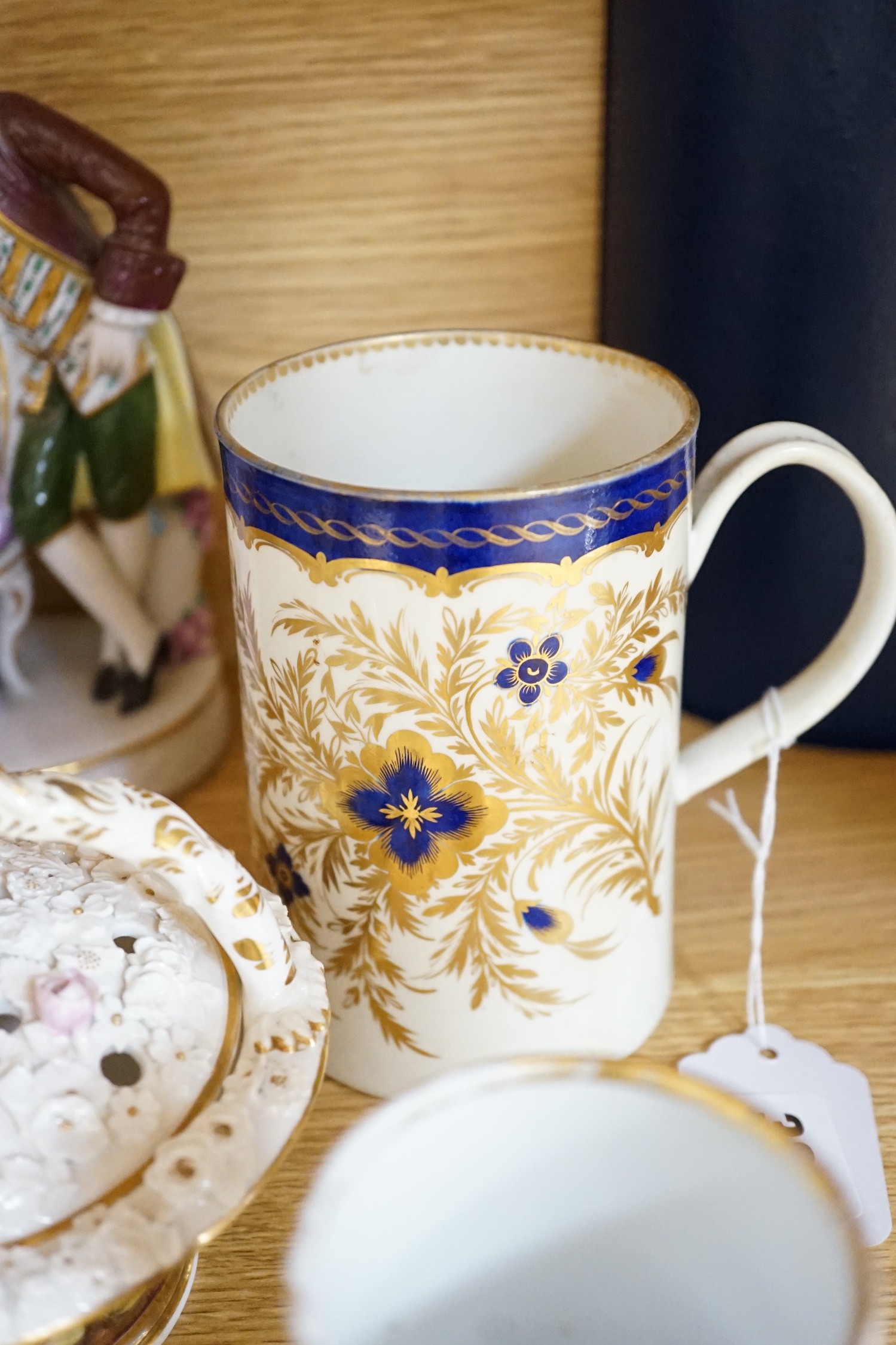A selection of various English porcelain, to include Barr Flight Barr, Chamberlains Worcester, Limoges, etc. Tallest 20cm